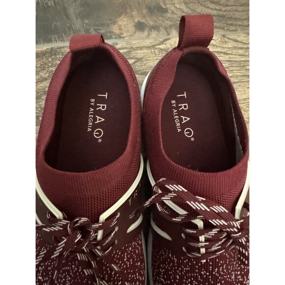 Traq By Alegria Qool Vino Multi Comfort Shoe Sneaker Size 39 / US 9 Red - Picture 3 of 10